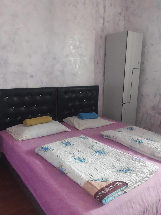 Guesthouse Qeti Batumi Exterior photo