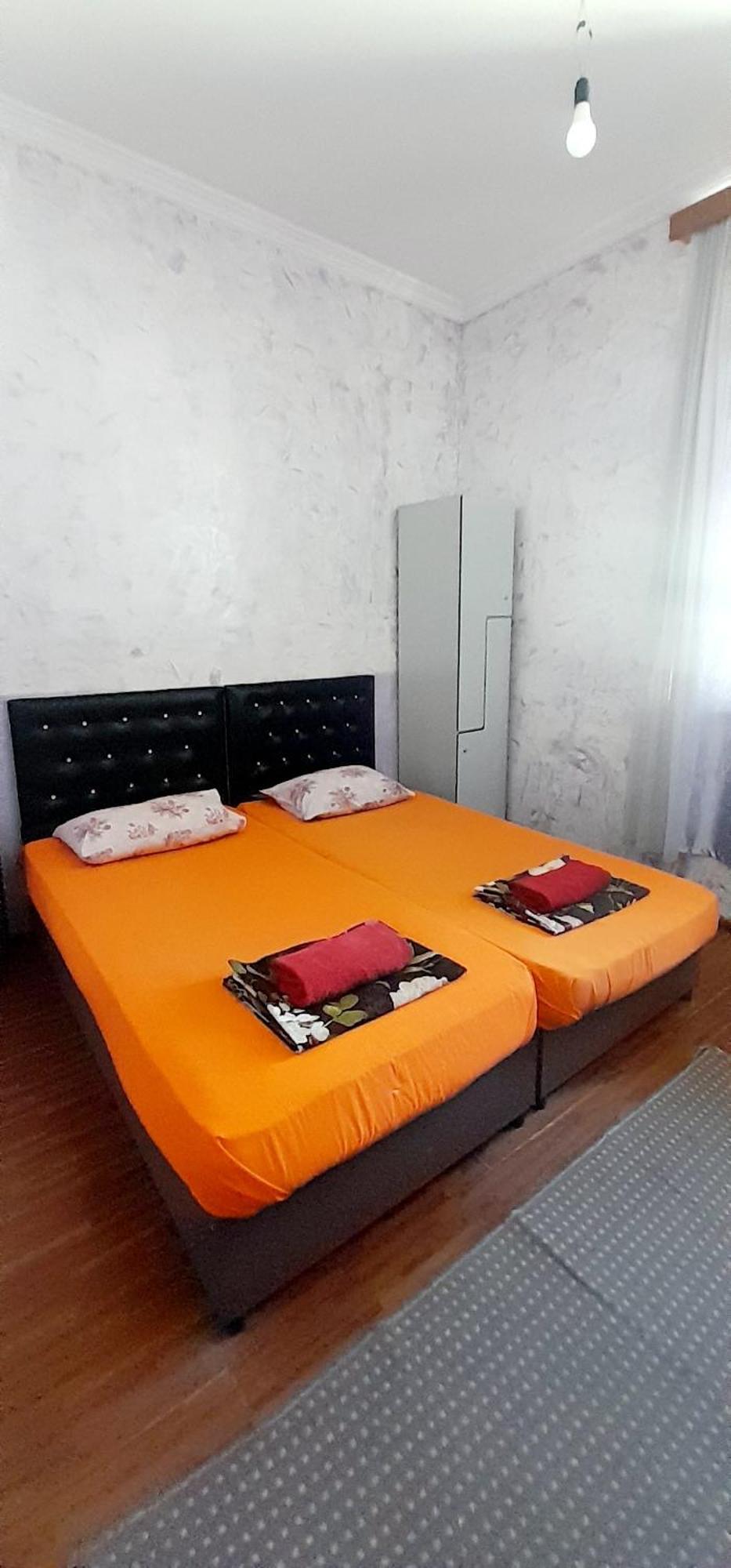 Guesthouse Qeti Batumi Exterior photo