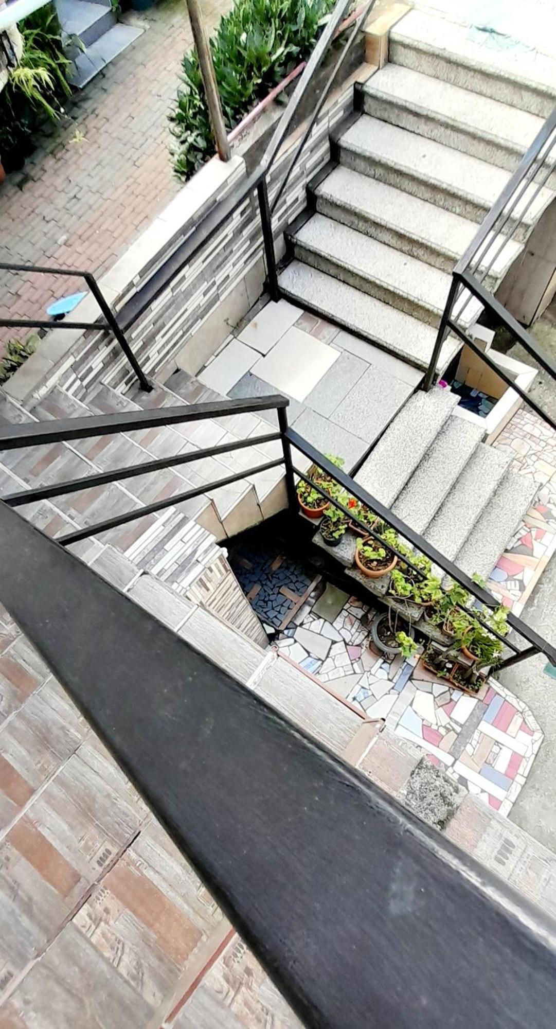 Guesthouse Qeti Batumi Exterior photo