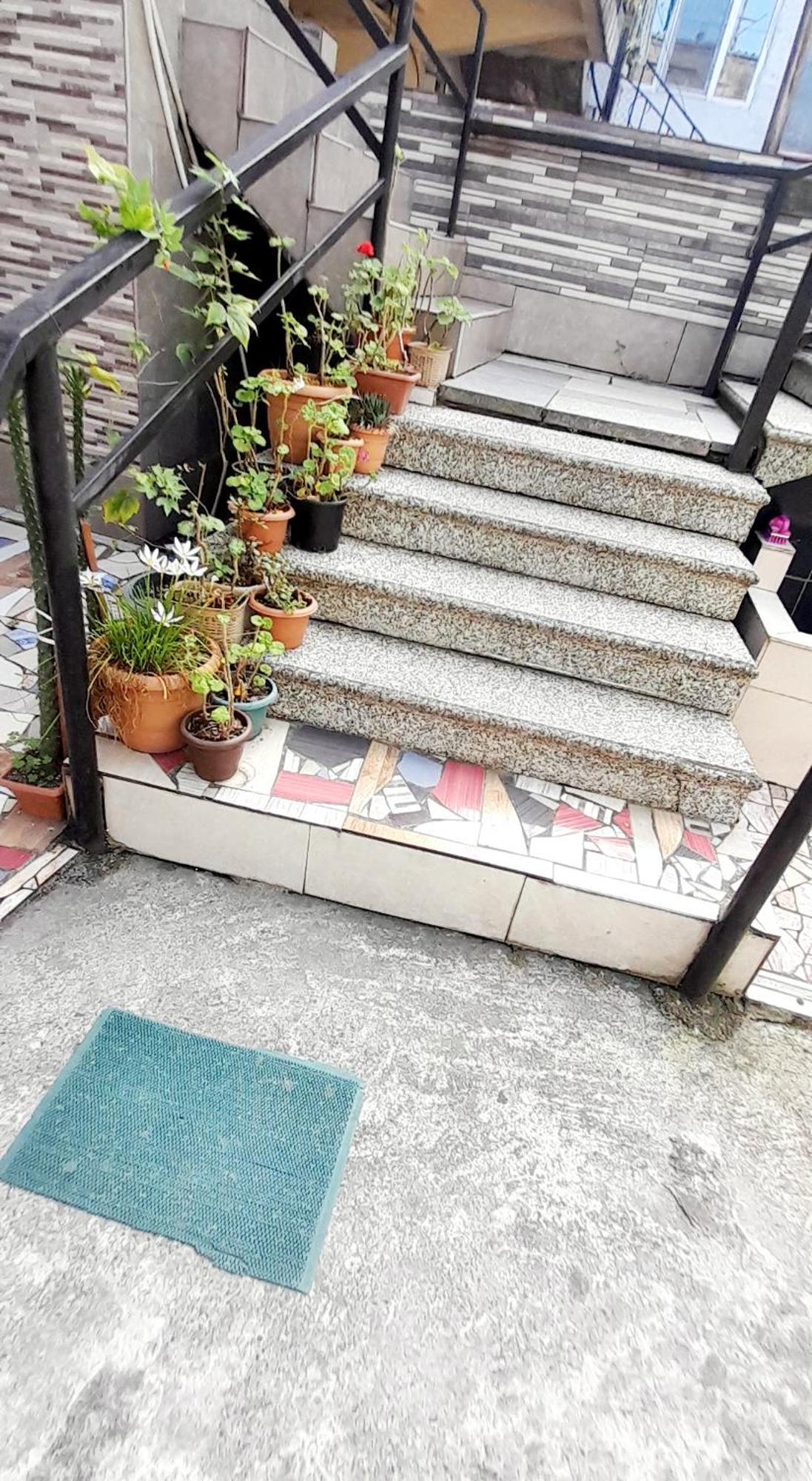 Guesthouse Qeti Batumi Exterior photo